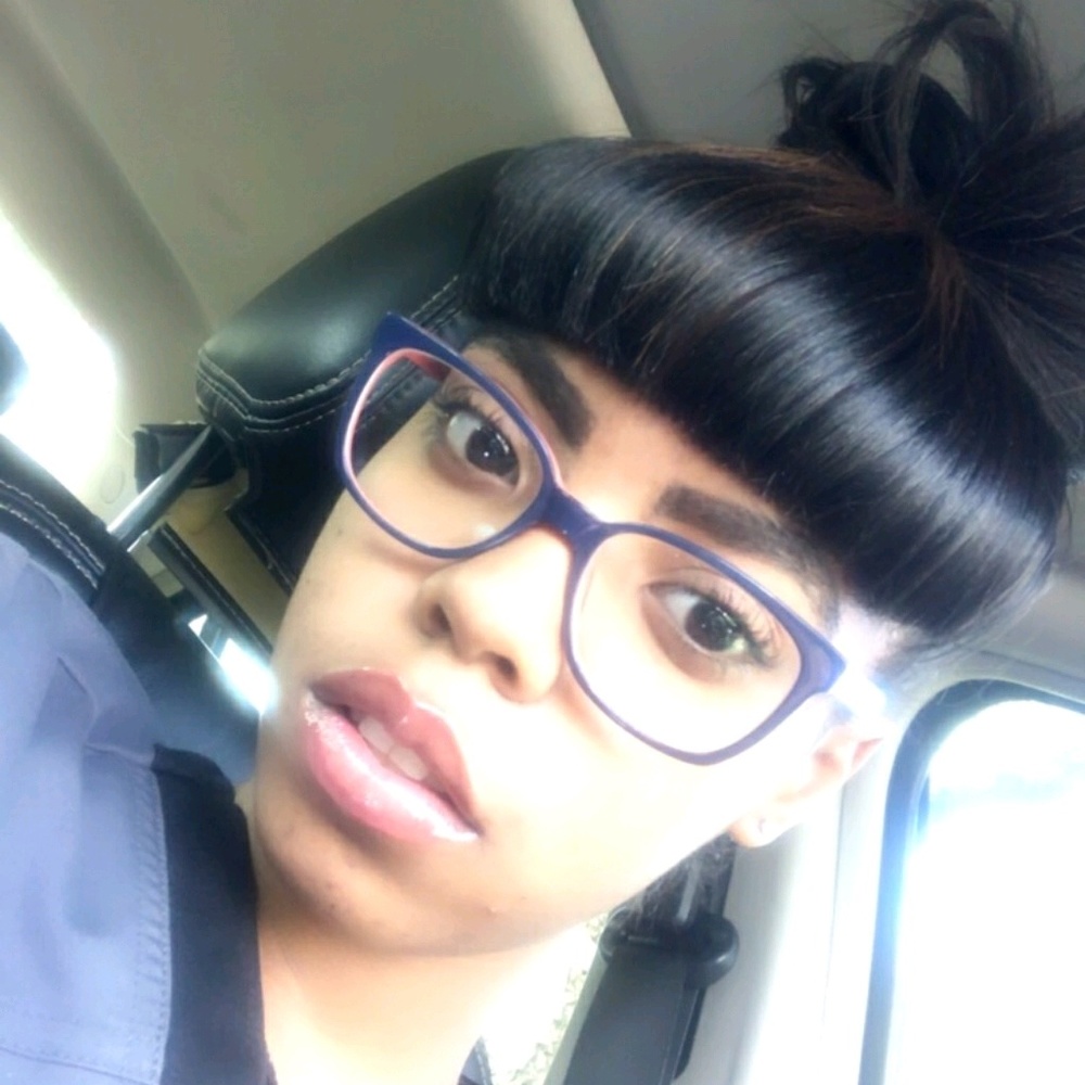 Meet your Posher, Angie